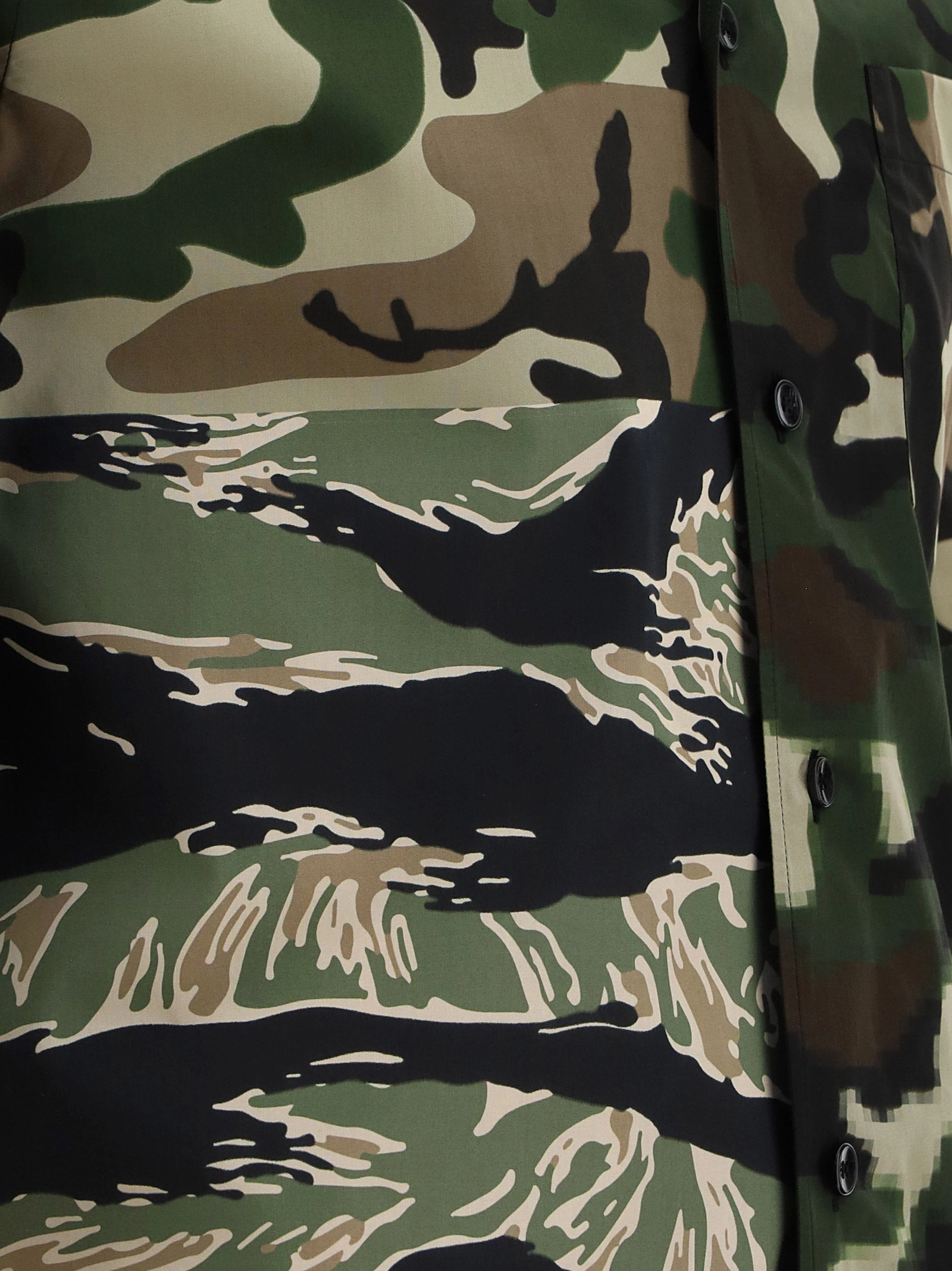 Dolce & Gabbana Camouflage Printed Short-Sleeved Shirt